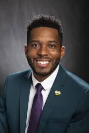 Derrick Lathan's Instagram, Twitter & Facebook