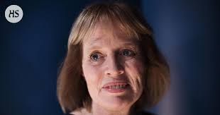 Kun tuntematon auttaja antoi Mariette Lindsteinille kännykän, hän ei  tiennyt, mikä se oli