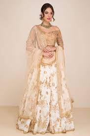 Flyrobe India S Largest Fashion Rental Service Indian Bridal Outfits Indian Dresses Indian Attire