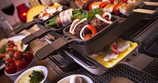 Was man für die arbeit können muss, ändert sich in der zukunft sehr schnell. Raclette Essen Mit Der Familie Zutaten Ideen