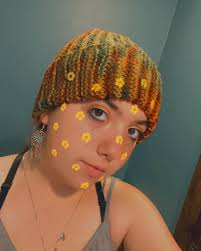 Hello everybody this is my happy sun knitted garter