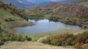 Se situaează în regiunea transilvania, , munții apuseni, munţii bihorului, valea arieşului. TÄƒul Mare Rosia MontanÄƒ Jud Alba Youtube