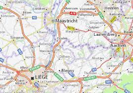Voeren ekonomik olarak çevredeki liège ve dutch limburg eyaletlerine bağımlıdır ve standart hollandaca ve fransızca da genel olarak konuşulmaktadır. Michelin Voeren Map Viamichelin