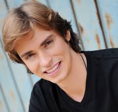 El cantante venezolano carlos baute habría reconocido como su hijo al joven de 23 años josé daniel arellán, en vísperas de que baute enfrentaba un proceso legal para determinar la paternidad del. Carlos Baute En Hay Una Cosa Que Te Quiero Decir Estarguapas
