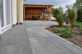 Bei coop bau hobby finden sie ein vielfältiges angebot an gartenplatten aus beton. Garten Terrasse Aus Betonplatten Mit Hochdruckreiniger Reinigen Hausbau Blog