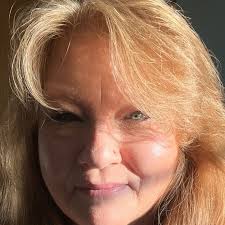 Jennifer Kat Robertson (@jkrchic1) • Threads, Say more