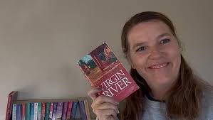 Virgin River (A Virgin River Novel, 1): Carr, Robyn: 9780778312253:  Amazon.com: Books