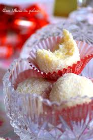 Truffes Noix De Coco Chocolat Blanc Facon Raffaello Aux Delices Du Palais Recette Truffes Au Chocolat Truffe Chocolat Blanc Chocolat Blanc