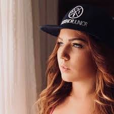 Susan Kessinger's Instagram, Twitter & Facebook