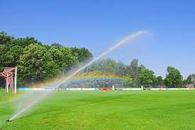 Die besonderheit dieses kunstrasens sind die verdrillten fasern, die nicht nur für dämmung sorgen, sondern auch bälle hervorragend abrollen lassen. Stadt Verlegt Drainageleitungen Unter Fussballplatz An Der Feldstiege Neue Schlauche Gegen Die Nasse Nienberge Westfalische Nachrichten