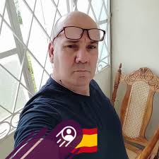 Durante la Segunda Guerra Mundial, un español llamado Juan Pujol García se  convirtió en uno de los espías más efectivos de la historia. Conocido como  Garbo por los británicos y Arabel por