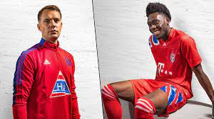 Die neuerung am rechten ärmel des trikots wird eingeführt, um den titelträger auch optisch kenntlich zu machen. Bayern Gegen Kiel Im Dfb Pokal Fcb Spielt In Sonder Trikot Von Pharrell Williams Sportbuzzer De