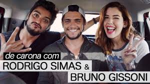 Os atores apareceram fazendo caretas e a semelhança entre eles chamou. Decarona Rodrigo Simas E Bruno Gissoni Pegacao Fas Competicao Entre Irmaos Curiosidades E Mais Youtube