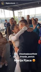 Povremeni reprezentativac i najskuplji dinamovac u povijesti, koji je za 23 milijuna eura 2016. Jutarnji List Najskuplji Dinamovac U Povijesti Ozenio Se Cim Su Malo Popustile Mjere Procurile Su Fotografije