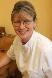 Osteopath in Crawley, West Sussex and Gatwick Helen Castle