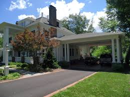 Pin By Paredes Grube Architecture On Outdoor Colonial Exterior Porte Cochere Garage Exterior