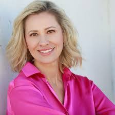 Dana Coons's Instagram, Twitter & Facebook