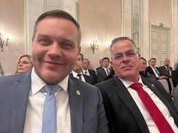 Heute wurde Frau Carmen Kroll von der HAKRO GmbH aus Schrozberg mit der  Wirtschaftsmedaille des Landes Baden-Württemberg ausgezeichnet. Hierzu  möchte ich Frau Kroll ganz herzlich gratulieren! Mit Hans-Jürgen Goßner MdL 