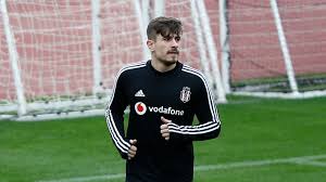 Kariyerini avrupa'da sürdürmek istediği bilinen 26 yaşındaki orta sahanın, euro 2020'nin ardından i̇spanyol ekibine imza atması bekleniyor. Besiktas Dorukhan Tokoz Ile Yeni Sozlesme Icin Anlasmaya Vardi Goal Com
