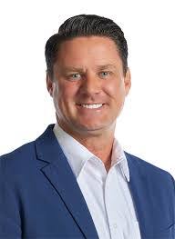 Justin Mahoney's Instagram, Twitter & Facebook