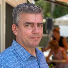 What is the best way to fertilize maples?