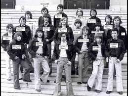 Am et pourtant bien des gens ont chanté avec nous. Les Poppys Non Non Rien N A Change Youtube