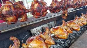 Hanya perlu mau sedikit repot dan berani berhadapan dengan panggangan, maka makan malam atau buka tidak lama pun ayam bakar siap untuk disajikan bersama nasi hangat, lalapan segar, dan sambal dadak. Resepi Ayam Golek Iluminasi