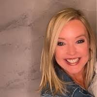 Casey Murchison's Instagram, Twitter & Facebook