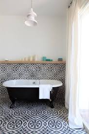 Tile Continues From Floor Up Wall Bathroom Trends Chic Bathrooms House Interior