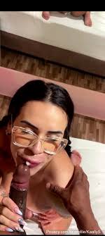 Kaliane Fogaça Recebendo seu doce Privacy Grátis