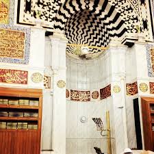 First Row Masjid Nabawi Madina This Is A Picture Of Where Imam Leads Prayer In Masjid Nabawihttp Instagram Com P Raqquowpo3 Masjid Beautiful Mosques Madina