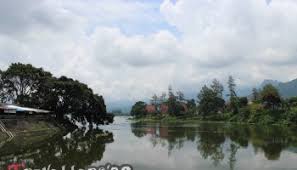 Pengunjung yang dari arah malang, harga tiket masuk ke bendungan lahor karangkates untuk sepeda motor cuma rp 1.000, dan rp 3.000 untuk mobil. Bendungan Wlingi Raya Taman Wisata Waduk Wlingi D Travellers