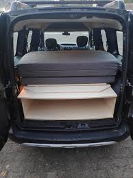 With a tall vehicle, short hood and vertical tailgate, the 2012 dacia dokker was an instant hit. Dacia Dokker Camping Box Holzbursche De