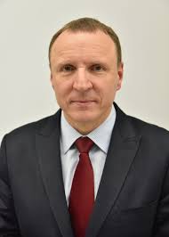 Jest synem witolda kurskiego, pracownika naukowego specjalizującego się w budowie. Jacek Kurski Wikipedia