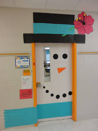 Mr Snowman For Winter Followed By Lots Of Winter Wonderland Projects Hanging Arou School Door Decorations Winter Classroom Door Christmas Classroom Door