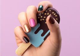 Base coat auftragen und trocknen lassen. Nageldesigns Nailart Zum Selbermachen I Dm De