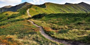 Fotos und handyvideos der teilnehmer wurden zu einer filmcollage zusammengestellt und mit unterlegten texten versehen. Das Tatra Gebirge Dein Guide Fur Touren Wanderungen