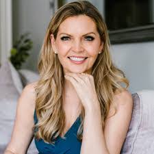 Melissa Mcnamee's Instagram, Twitter & Facebook