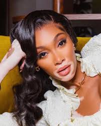 Founded in 2017 by British best friends Elliot Barton & Charlotte Tiplady,  Tatti Lashes has taken the world by storm with their rejuvenated  professional and strip lashes collection. After years of research,