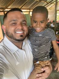 Solo cuando la vida nos pone frente a ciertas pruebas, comprendemos cuán  afortunados somos en realidad. A veces nos quejamos por tonterías y cosas  materiales, sin darnos cuenta de la gran bendición