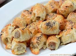 Wurstchen In Blatterteig Karneval Snacks Food Snacks