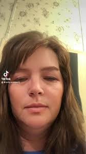 Kellie Andrews's Instagram, Twitter & Facebook