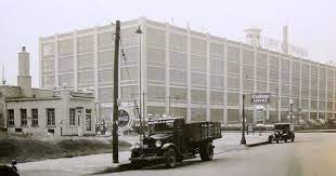 Fleur And Grand 1936 Looking South At That Time This Was A Ford Motor Co Automobile Plant Later Became Tech Hs An Des Moines Des Moines Iowa Midwest Living