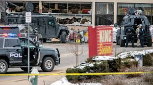King soopers shooting suspect ahmad al aliwi alissa, 21, appears before boulder district court judge thomas mulvahill at the boulder county justice center in boulder, colo., march 25, 2021. Srbdmm2i5uwazm