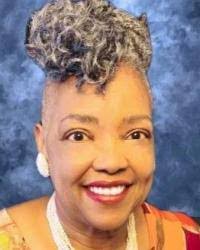 Iris Davis's Instagram, Twitter & Facebook