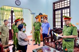 Một phụ nữ lừa đảo hơn 2 tỷ đồng để trả tiền vay mượn người khác