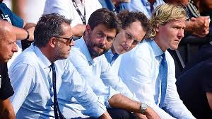 Sei un grande gobbo proprio come me ti stimo dai mai mollare. Il Signore Degli Agnelli Nasce La Nuova Triade Bianconera Calcio News 24