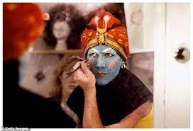 The alaska native famously played the role of jambi the genie on the beloved. Ikawcdljs9ab1m