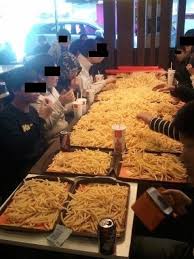 A small serving of french fries from mcdonald's has around 134 milligrams of sodium and that is three times over the daily intake recommended for cats so this means that you will get your cat poisoned with sodium just from such a. Kids In Korea Order 250 In French Fries Piss Off Everyone At Mcdonald S And On The Internet Soranews24 Japan News