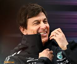 Wolff wil Hamilton niet vergeten: "Alsof we drie coureurs hebben"